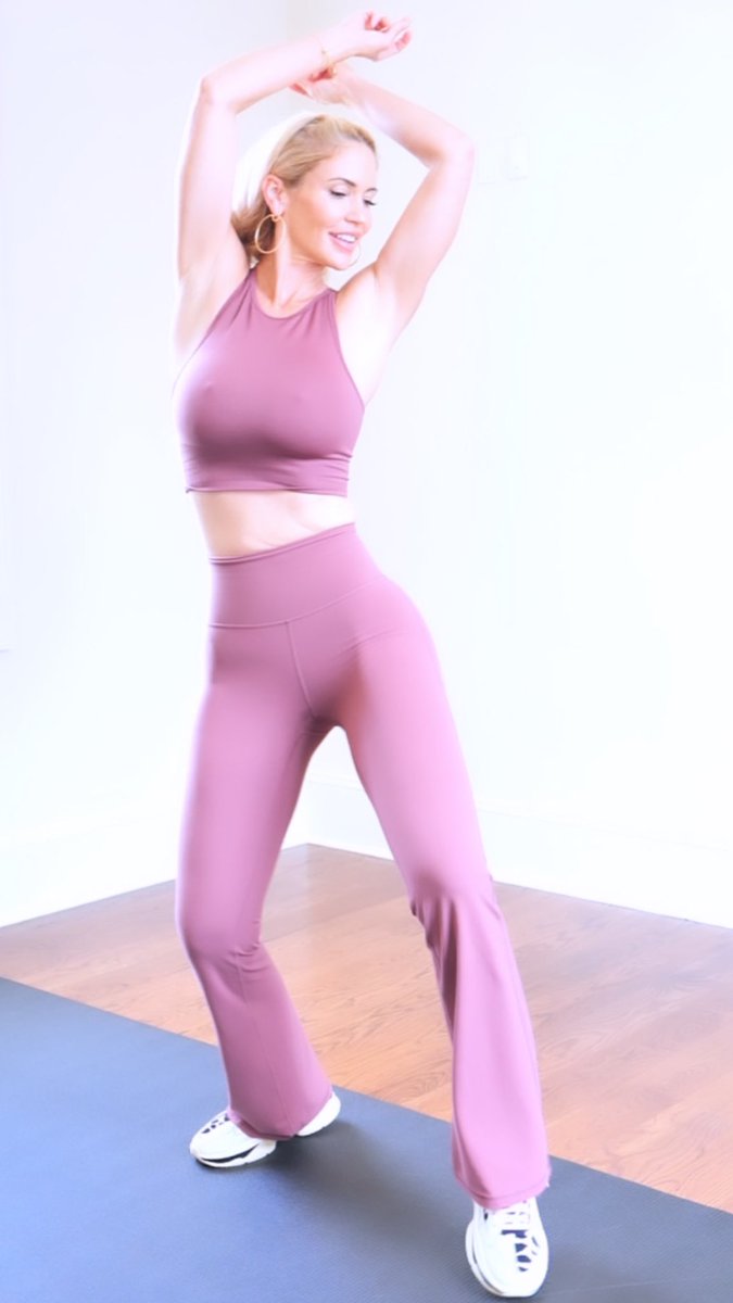 Ingrid_Murdoch's tweet photo. #Exercise is not just about weight loss. It is also about keeping harmony with your #hormones. Pushing your body with #highintensityexercise can lead to #hormoneimbalance. The right type of movement should lead to less stress, inflammation, pain and aid in creating good HGH. https://t.co/TPd3Vz3AAp