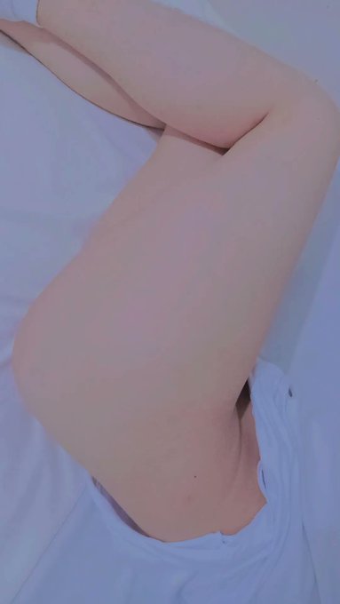 3 pic. Buenos días ? 
Cómeme ???????

#trans #tgirl #femboy #feet #CherryElly https://t.co/QvUg3h8xJ