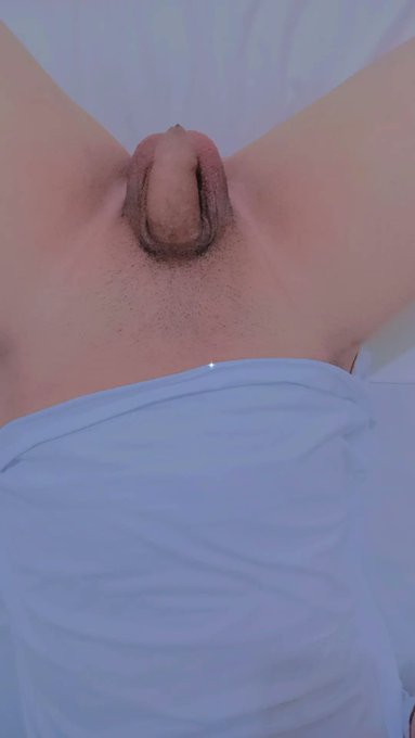 1 pic. Buenos días ? 
Cómeme ???????

#trans #tgirl #femboy #feet #CherryElly https://t.co/QvUg3h8xJ