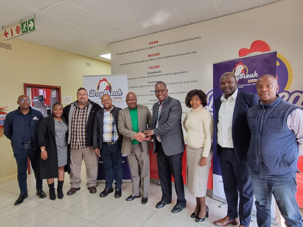 Chief Executive Officer of Daybreak Farms, Matshela Seshibe, recently met with Executive Mayor of Victor Khanye Local Municipality Cllr. KV Buda for a meet and greet event aimed at unifying all of the organisation's employees and the community.