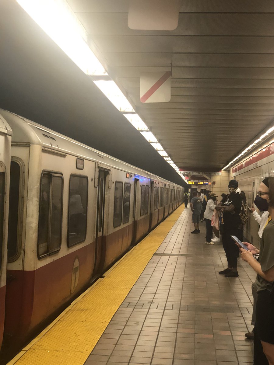 ewarner_12's tweet photo. So our @mbta train started smoking at #Shawmut station and had to be taken out of service…long wait till the next one. https://t.co/O9VzwSnNyI