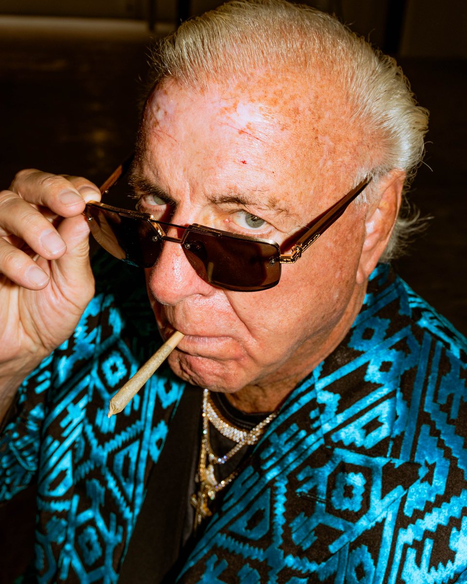 crumbsnmystache's tweet photo. Ric Flair for Ric Flair Drip photographed by me :) https://t.co/AgtcFJuueK