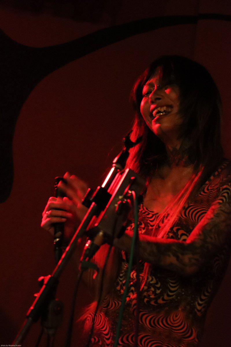 pkpkppk's tweet photo. 2022.8.11 東高円寺UFO CLUB
edeath’s Melty Trippy Party
”edeath vs Acid Mothers
Temple”
■edeath ❺(〜❾)
#edeath #エデス #イヌイジュン #DaoudAkira #幾何学模様 #JulieVoidMaeda #NOAH #ザ・スターリン #MeltyTrippyParty #MeltyTrippyRevolution #視線X https://t.co/8b76puAv2B