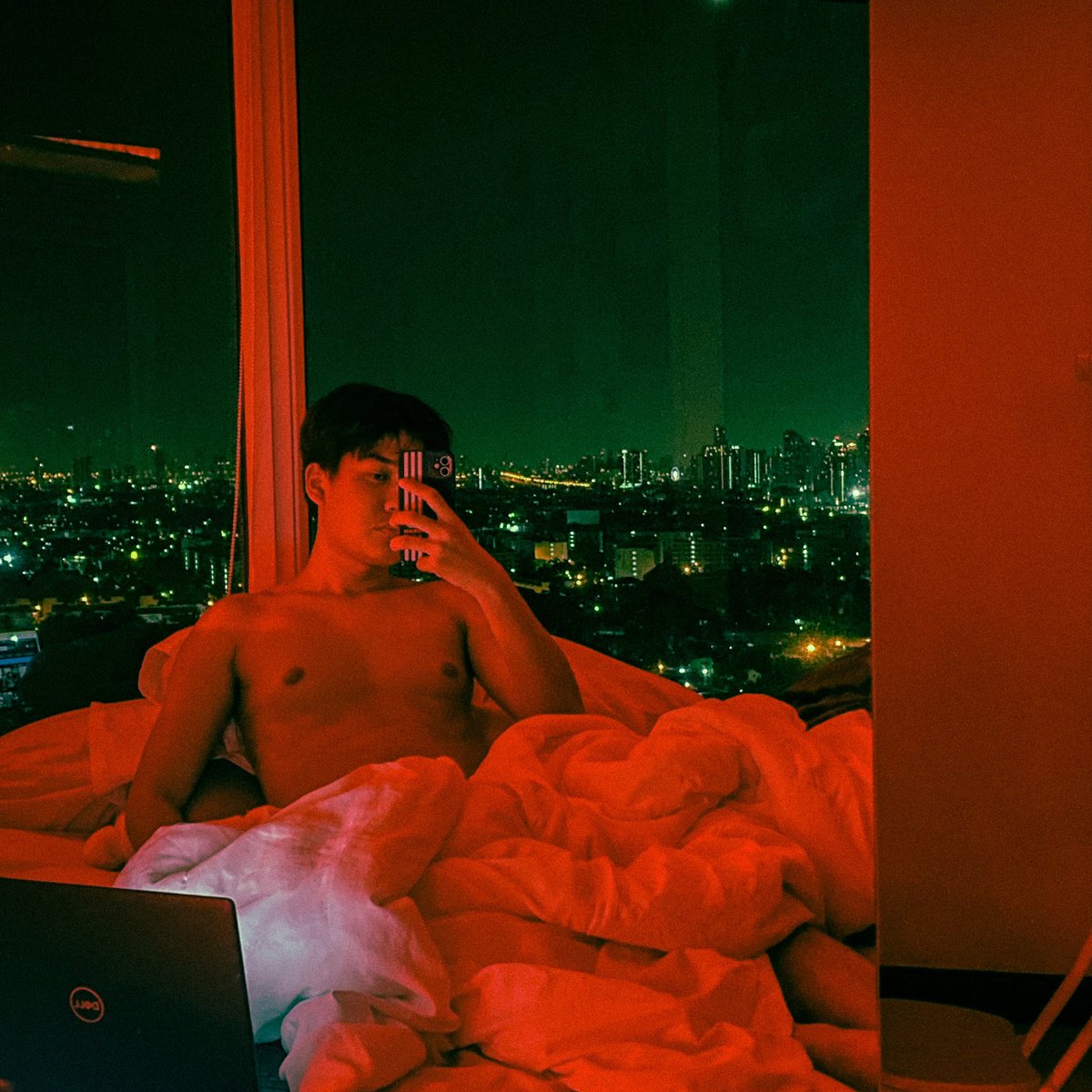 thepremmm's tweet photo. มานอนชมวิวที่ห้องเราป่าวตัวเธอ https://t.co/URl53fVqHP