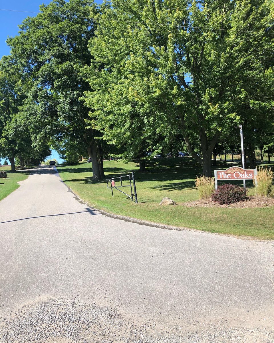 ResilientRebels's tweet photo. The Oakβs Girls finishing their last lesson with amazing pro Carlo - heading into the #SOLDOUT golf tourny in 1 more sleep π! Thank-you @HitItWithFar for getting us ready for #SmashingTheGrassCeiling #Empower #Confidence #Brave #Courage #Resilience #GirlsOnTheGreen β³οΈποΈββοΈπ«Ά https://t.co/eRVYKEXQ8L