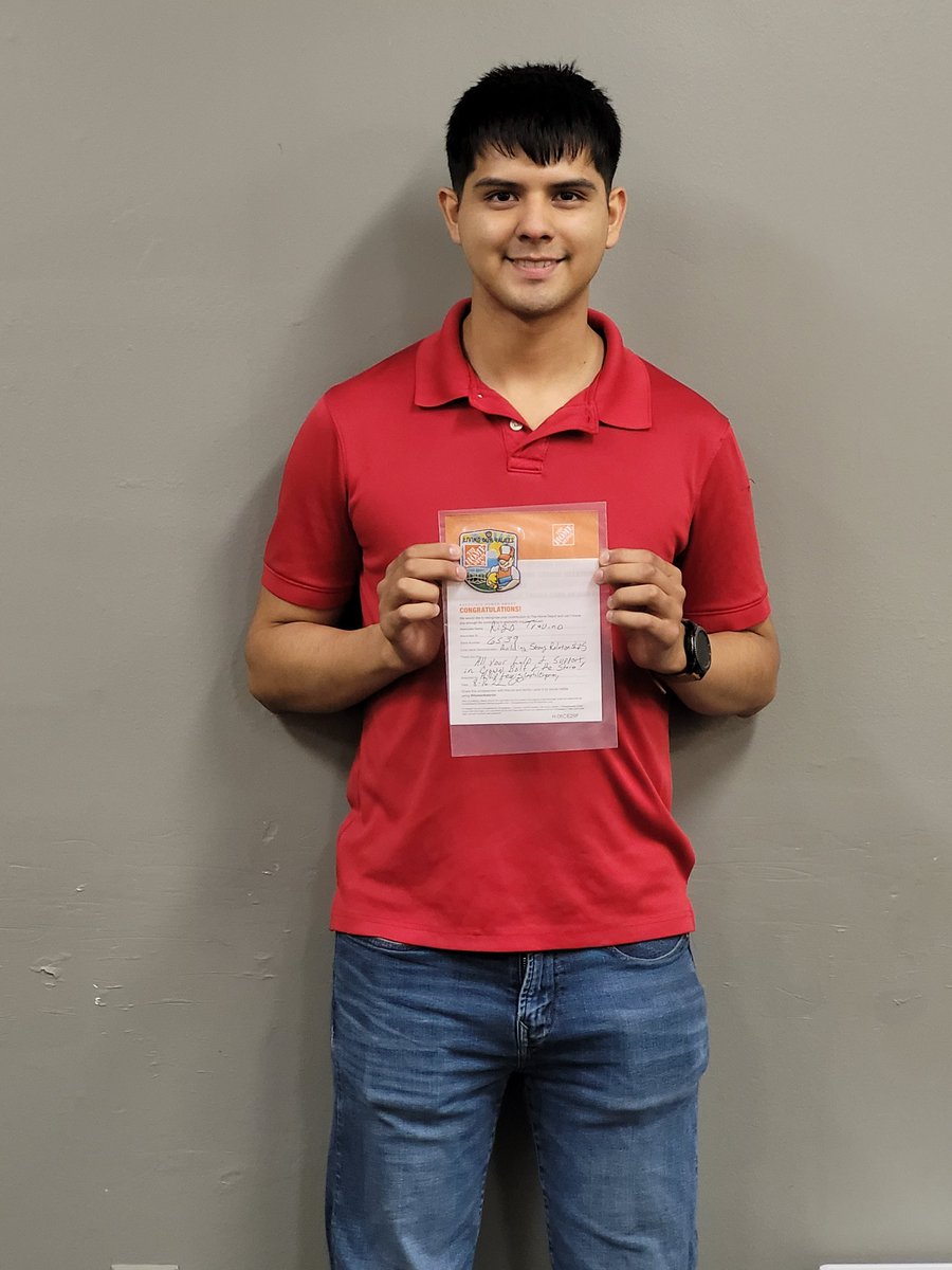 Crystal30011201's tweet photo. Big shout out to Rigo, building strong relationships between store and MET. Excellent job to maintaincrown bolt. Rigo is a super hero. THANK YOU Rigo@Phillip6530 @chuckearp11 @guillory86 https://t.co/CuuStZMGMB