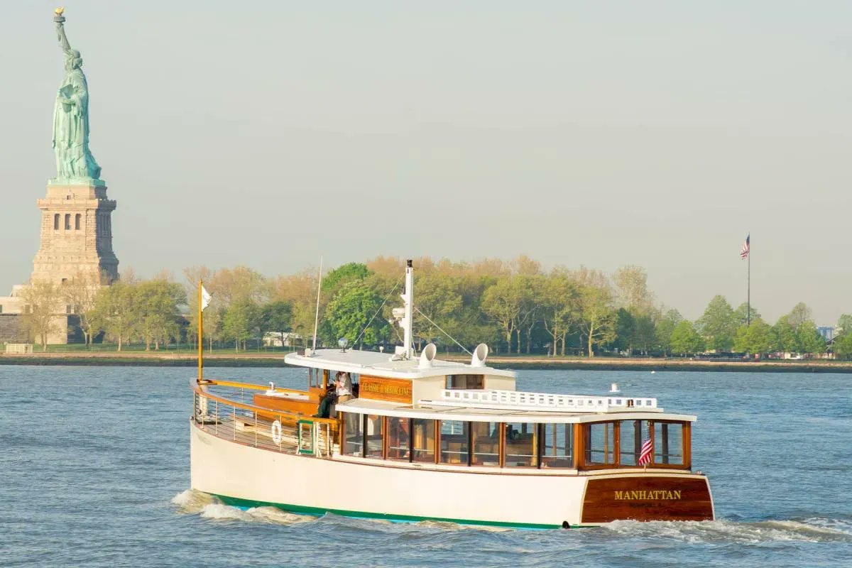 National Non-Profit Day is here! To support BKBW and all its programming you can purchase a Classic Harbor Line gift certificate on any cruise for any amount. 100% of the amount of your gift certificate will go to BKBW!  

buff.ly/3diXT9S