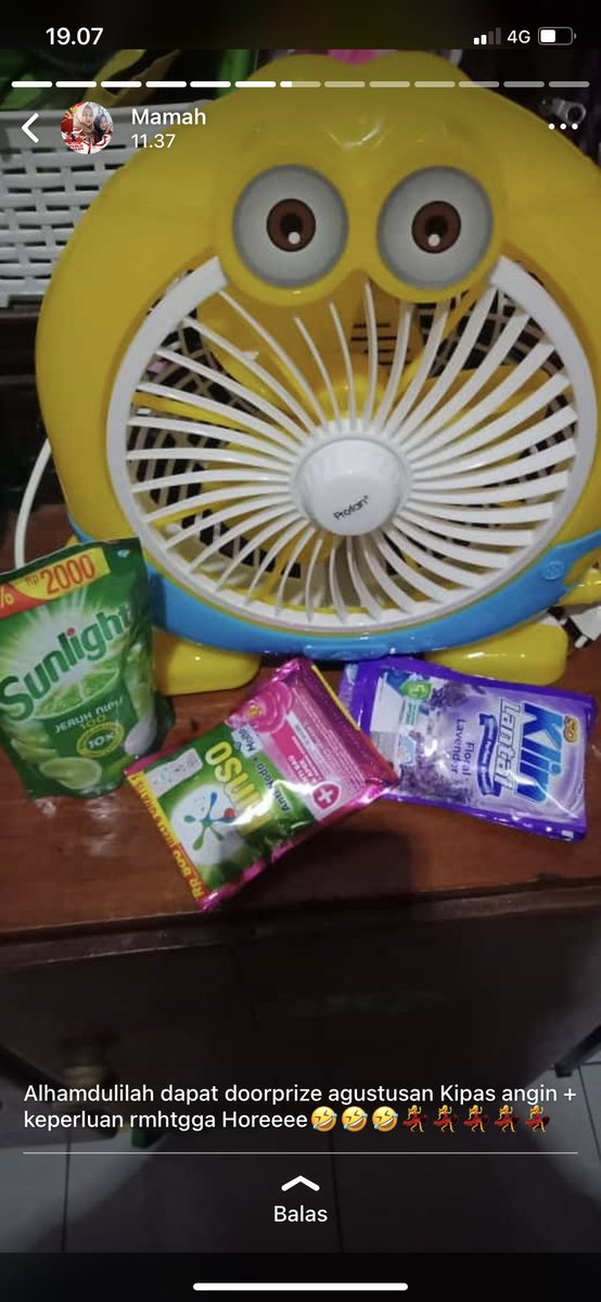 andinedrr's tweet image. Yang sibuk banget dari pagi ikut lomba agustusan akhirnya menang banyak sampe dapet kipas angin tapi bukan merk cosmos wadesta jadi sedikit kecewa wkwk #agustusan #17agustus #perlombaan