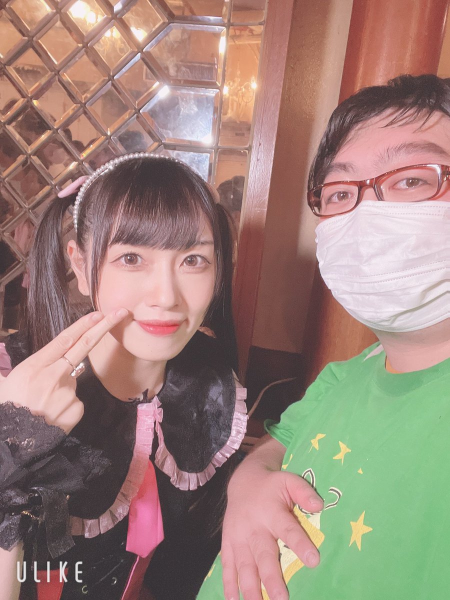 abeshi1215's tweet photo. こんばんは！
本日はライブに行ってきました！
Flomage Bulletsさん目当てで行きました！
初めて拝見しましたが歌もダンスも激しかった！

舞台記憶喪失の名探偵でお世話になったマネジさんと��会いして久しぶりにお話しもできました！
マネジさんとあさひさんによく似たアリスさんと
＃Flomagebullets https://t.co/ZLR2u2GAF2