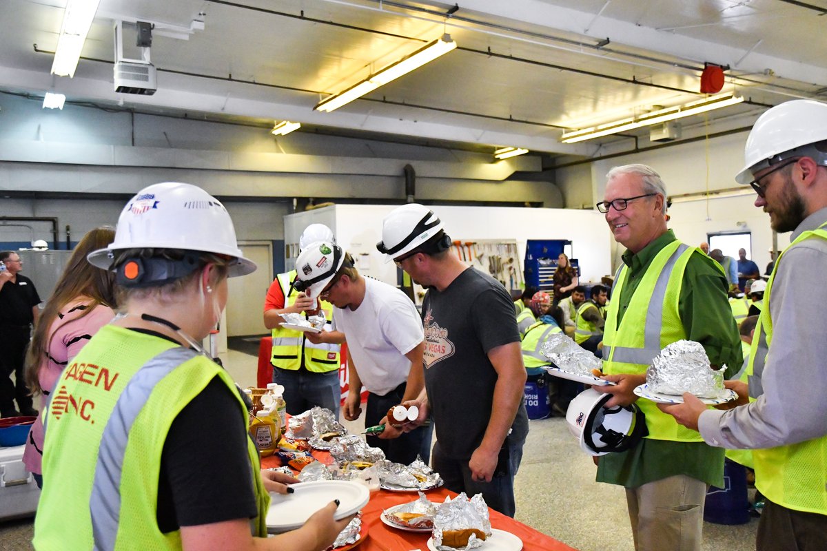 SenKevinCramer's tweet photo. I also had the opportunity to participate in their Tailgate Tuesday, bringing together association members, contractors, and worksite employees for a good meal and a discussion on construction safety measures. https://t.co/tPh6RuEUdy