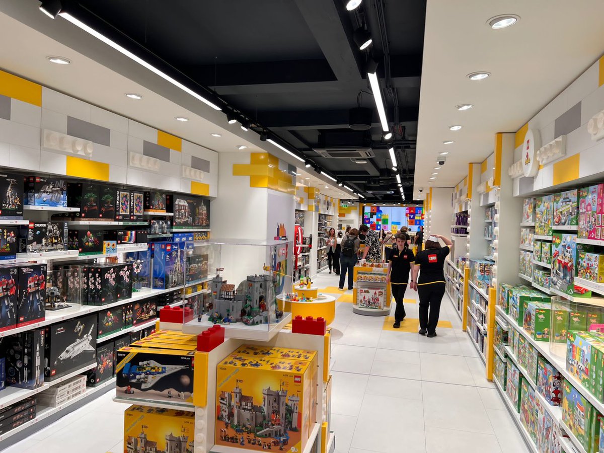 DublinTown's tweet photo. Lego Store DUBLIN opens tomorrow in Grafton street at 9am. Today we got a fist look around the store and trust us kids and adults alike are going to love it! @LEGO_Group  #LegoStoreDublin #DublinTown #DublinCity #lovedublin #keepdiscovering #Dublin https://t.co/Xg2XhLEMLo