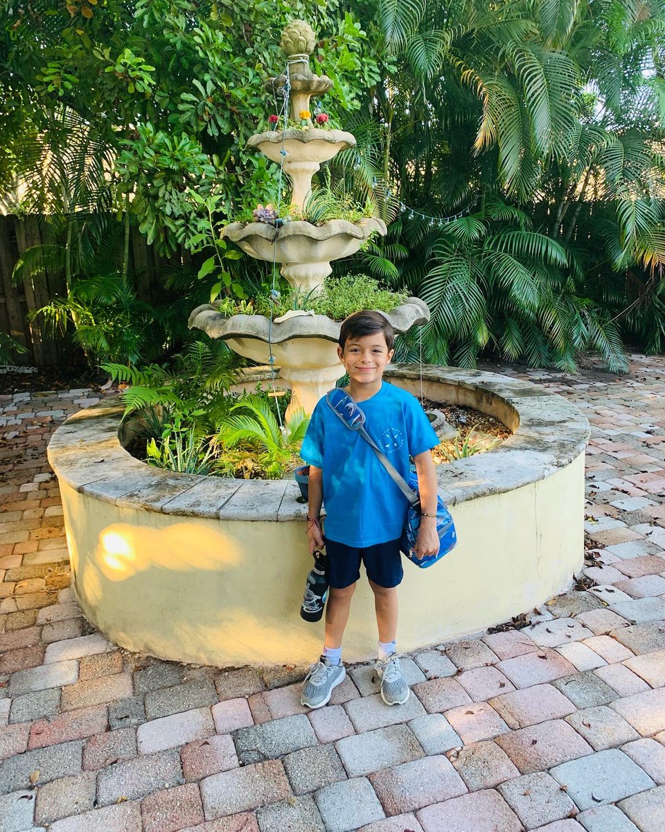 BettyBergnes's tweet photo. I admire his openness to try new things, get comfortable in different spaces & adapt quickly to new experiences. We continue with education outdoors, as nature is the most beautiful classroom! 🌿📚#learninginnature #montessori #creativenow #rythemkids #gardening #surfskatescience https://t.co/Kr7TXrIQnh