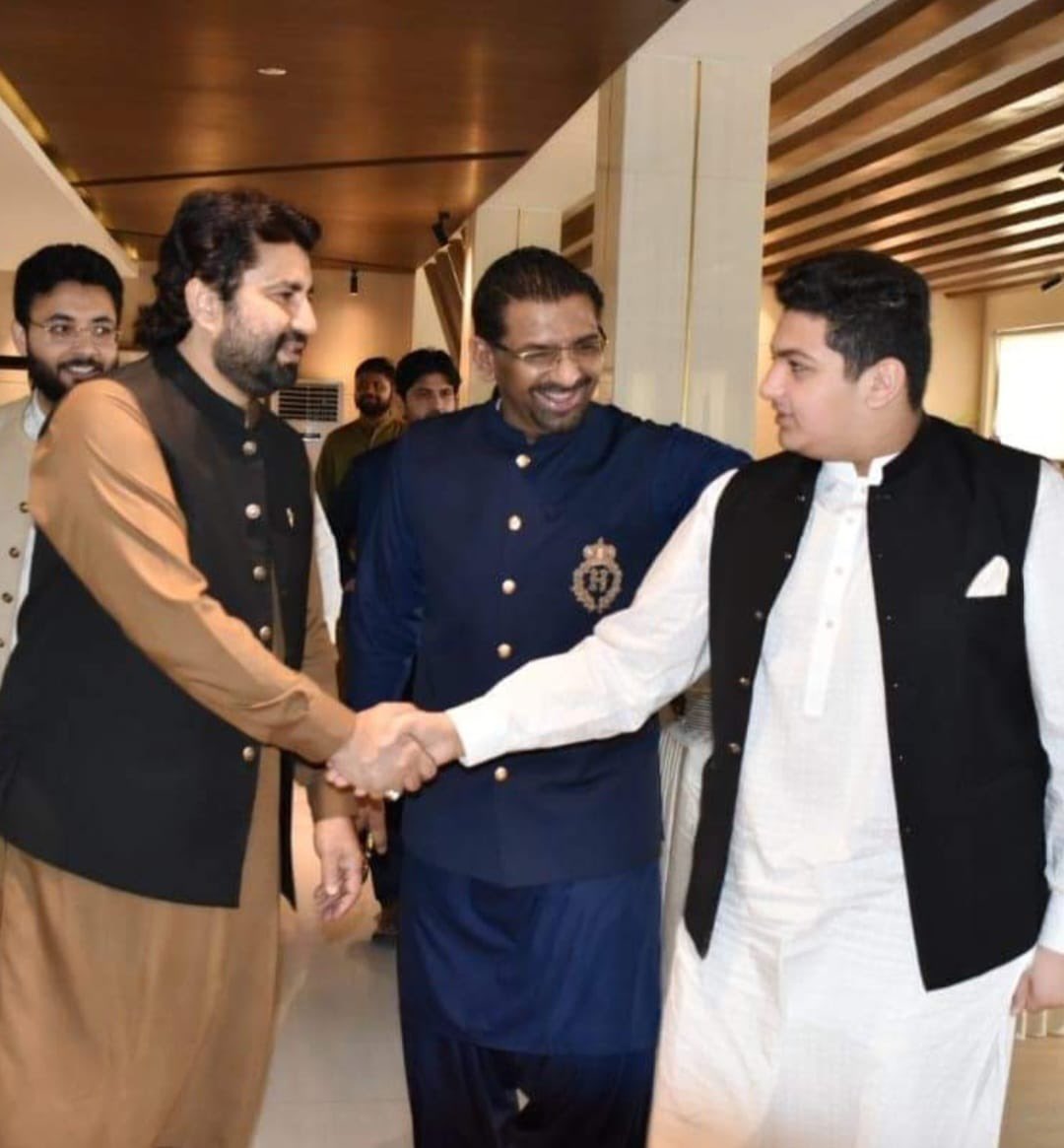HummaSaif's tweet photo. Sheikh Danish Ali, a businessman who has ties with powerful folks like Mr Suri n Mohammad Sarwar, not only had tortured a female student but allegedly harassed her too.
Rumor has it  that he is already out on bail. Wonder why our judicial system is so rotten https://t.co/Nr2UUVJRa8