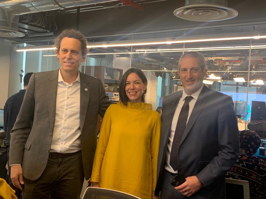 GeneradorasCL's tweet photo. [📡AHORA] Sigue en directo Sustainability Chile Summit 2022  -ciclo de conversaciones sobre sustentabilidad- junto a @cseebach, @javierfd10 de @AES_Andes y @anniedufey de @EsPublicoCL. Transmisión vía  https://t.co/VqLLrvlRXY y https://t.co/WyqQFWUTXV  #SUS2022 #SUS22 @latercera https://t.co/TPtkGNTWIE