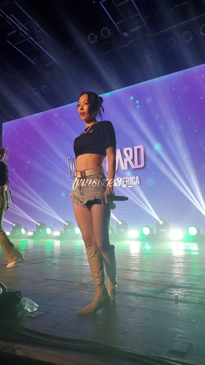 FunSize3__'s tweet photo. Seeing Kard in person in Chicago was the most insane experience ever. And I'm definitely going back again and again everytime.
#2022_WILD_KARD_IN_USA #For_KARD 
#KARDinChicago #2022_WILD_KARD_IN_Chicago https://t.co/V1Z05iClhi