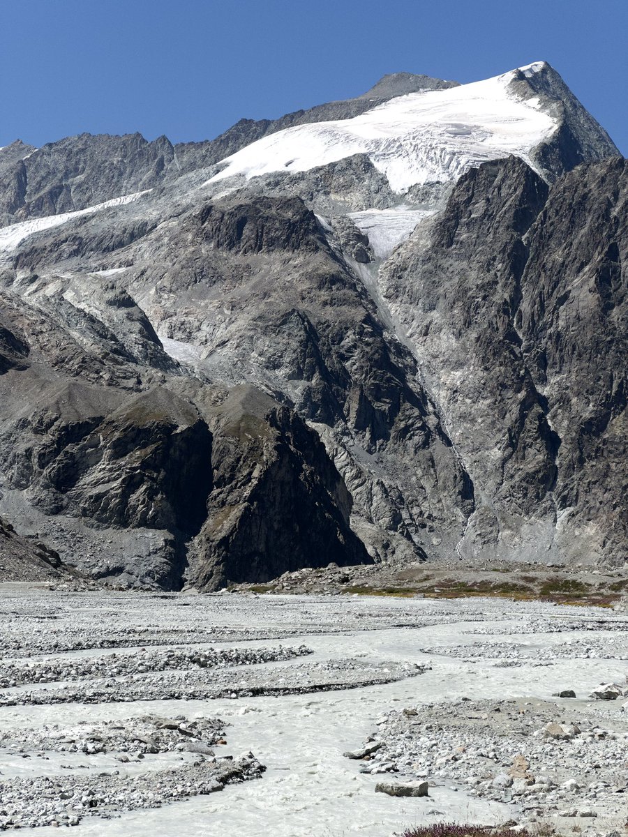 Sidetracked Magazine tweet media