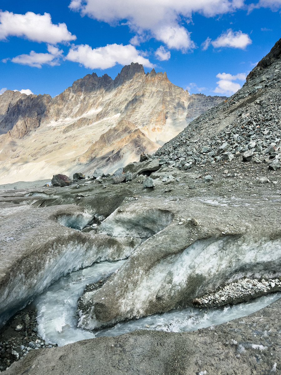 Sidetracked Magazine tweet media