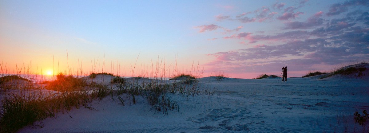 nev_in_color's tweet photo. sunrise on 35mm 🎞 https://t.co/7CIb2kJrRh