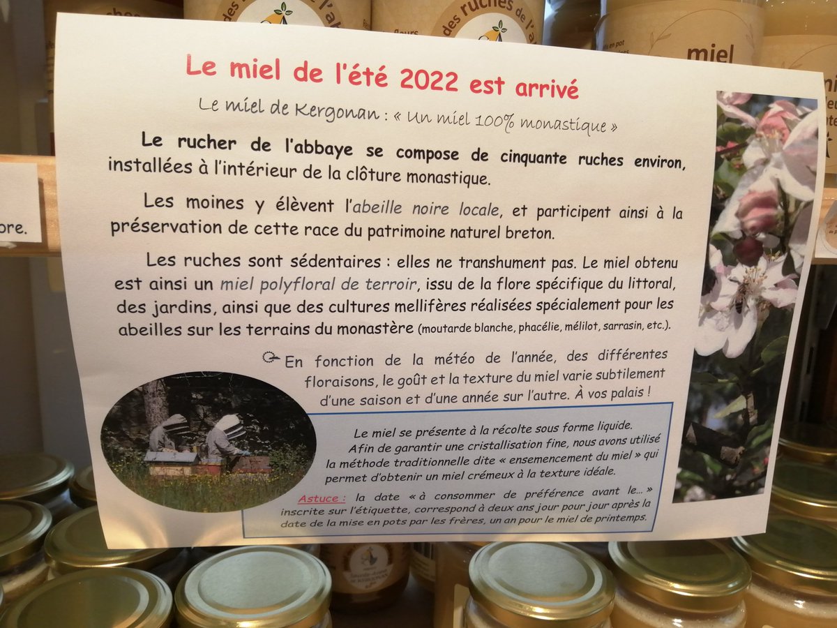 Philocognitif's tweet photo. Ora, labora et manduca !
Petite séance de travail manuel en clôture, avec le produit de l'apis mater 🐝🐝🐝
#Monastica #Kergonan https://t.co/fB60TSyfJc