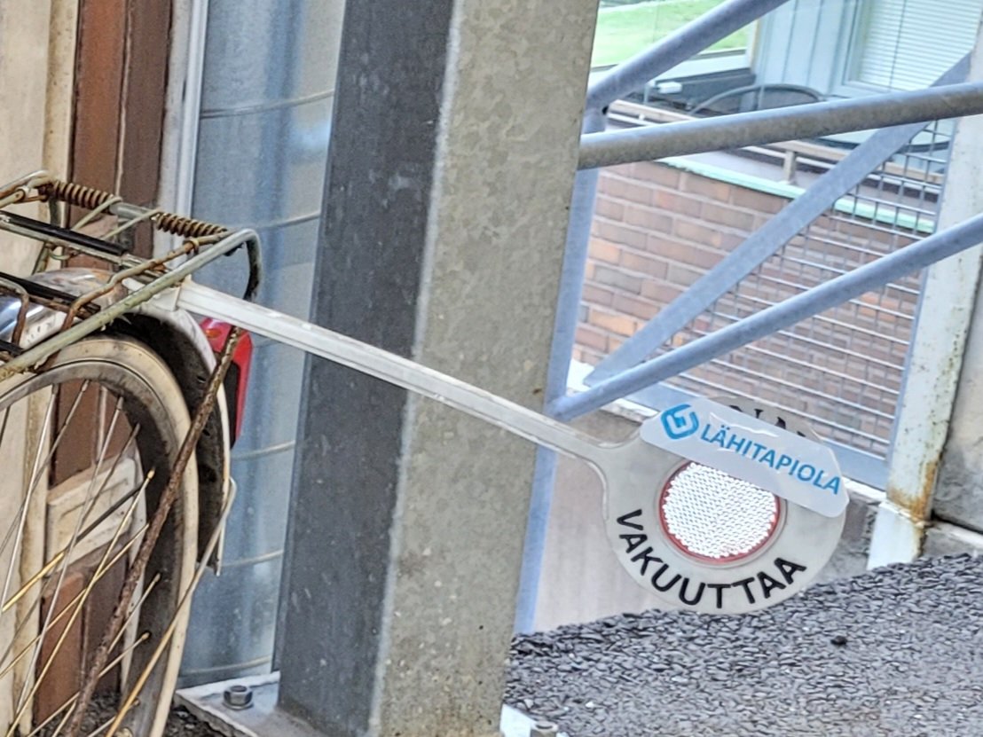 Tänään päästiin kertomaan hyviä uutisia erityisesti <a href="/LT_Lansisuomi/">LähiTapiola Länsi-Suomi</a>'n vakuutustoiminnan tuloksesta. Sen kunniaksi tämä isoisältä peritty kulkine sai kasteessa nimen #elämänturvaajamankeli. Kyllä nyt kelpaa!