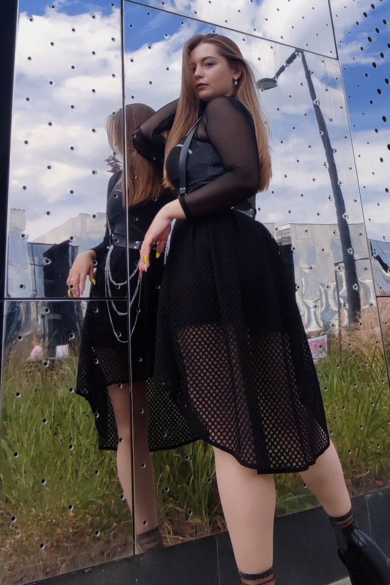 Stardust_DT's tweet photo. GOT the beat - Step Back ⛓💎
Premiere today at 6PM (MSK)

Winter - @HeBoomee 
📸 by @banana_kodey 

YT https://t.co/9pNeSAuEWS https://t.co/5FEXTF2Evz