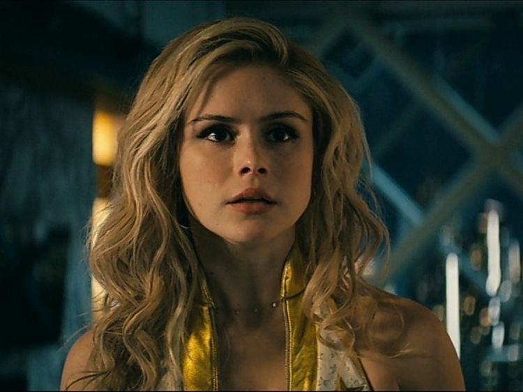 shiningsupe's tweet photo. @ThHomelander She just nodded and awkwardly swayed herself in his grasp, still dancing for the children not that they were watching anyway. 

“I could say the same thing to you..” she laughed bitterly. https://t.co/uAmyhmz1xw