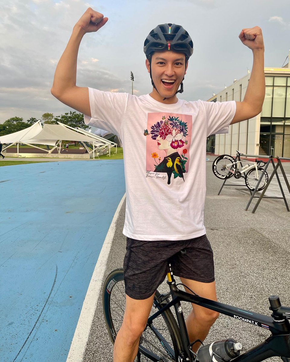 withmasu's tweet photo. Sky lane ครั้งแรก กับเสื้อตัวใหม่ #MusicforBrainHealth ห่างไกลจากโรคหลอดเลือดสมอง ด้วยการอุดหนุนเป็นเจ้าของเสื้อ Charity T-Shirt รายได้จากการจำหน่าย มอบให้กับ กองทุนดนตรี กีฬา และศิลปะ เพื่อสุขภาพสมองของคนไทย ในศิริราชมูลนิธิ
ติดต่อสอบถาม ได้ที่ Page : Music for Brain Health https://t.co/6Z6nCBL8pm