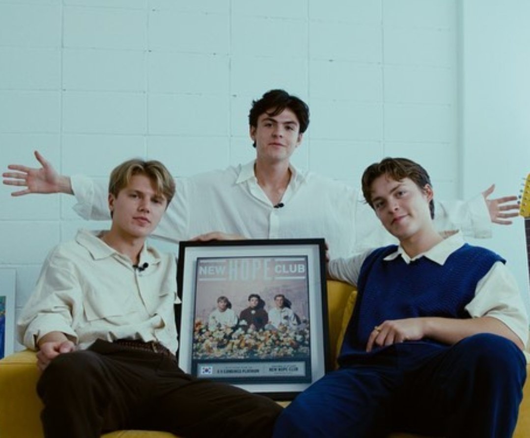 crazyheadreece's tweet photo. ~❤️Love thread for nhc ❤️~
Thank you boys for everything for your kindness and all the love you share to us your fans and through your songs, you guys don't realise how much you make us all happy and how amazing this big nhc family is ❤️ so proud of your evolution https://t.co/Z8UoPWoMfv