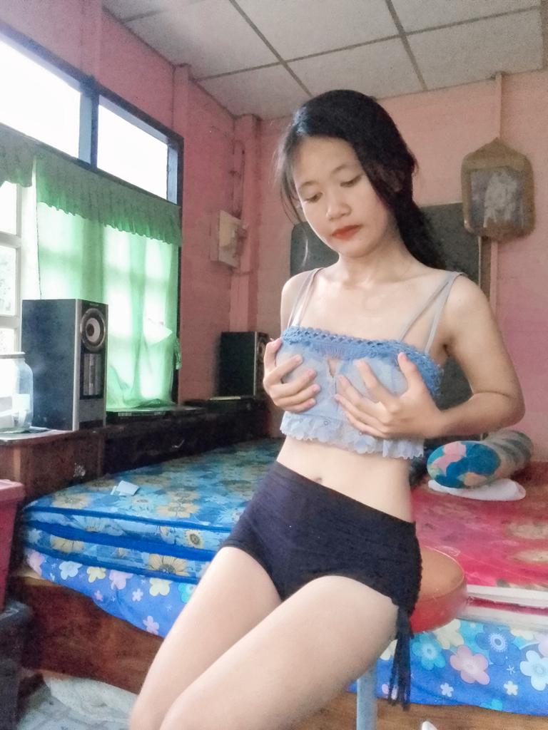 harijeang's tweet photo. รีแล้วทักมาเลย มีไรให้ดู🥵🥵 https://t.co/0iJMQm7pgq