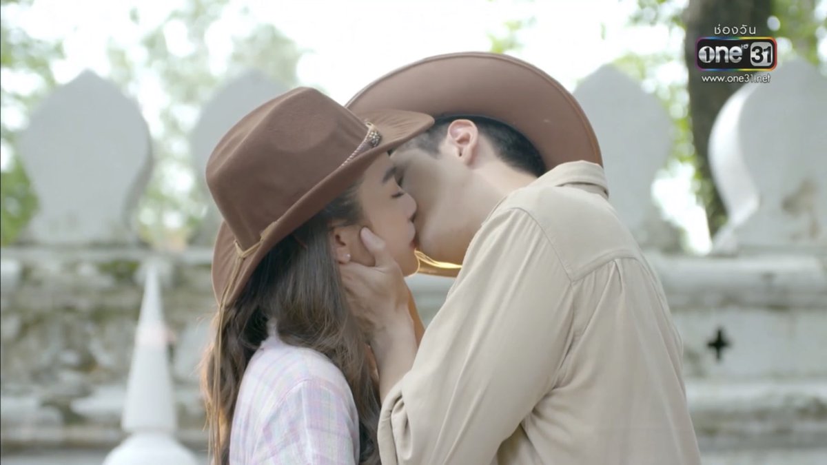 Sathiracheewin's tweet photo. เอ้า ง้อๆอยู่ kissเฉยอิอิ😊 #ฟ้าเพียงดินตอนจบ https://t.co/akEmcuocOc