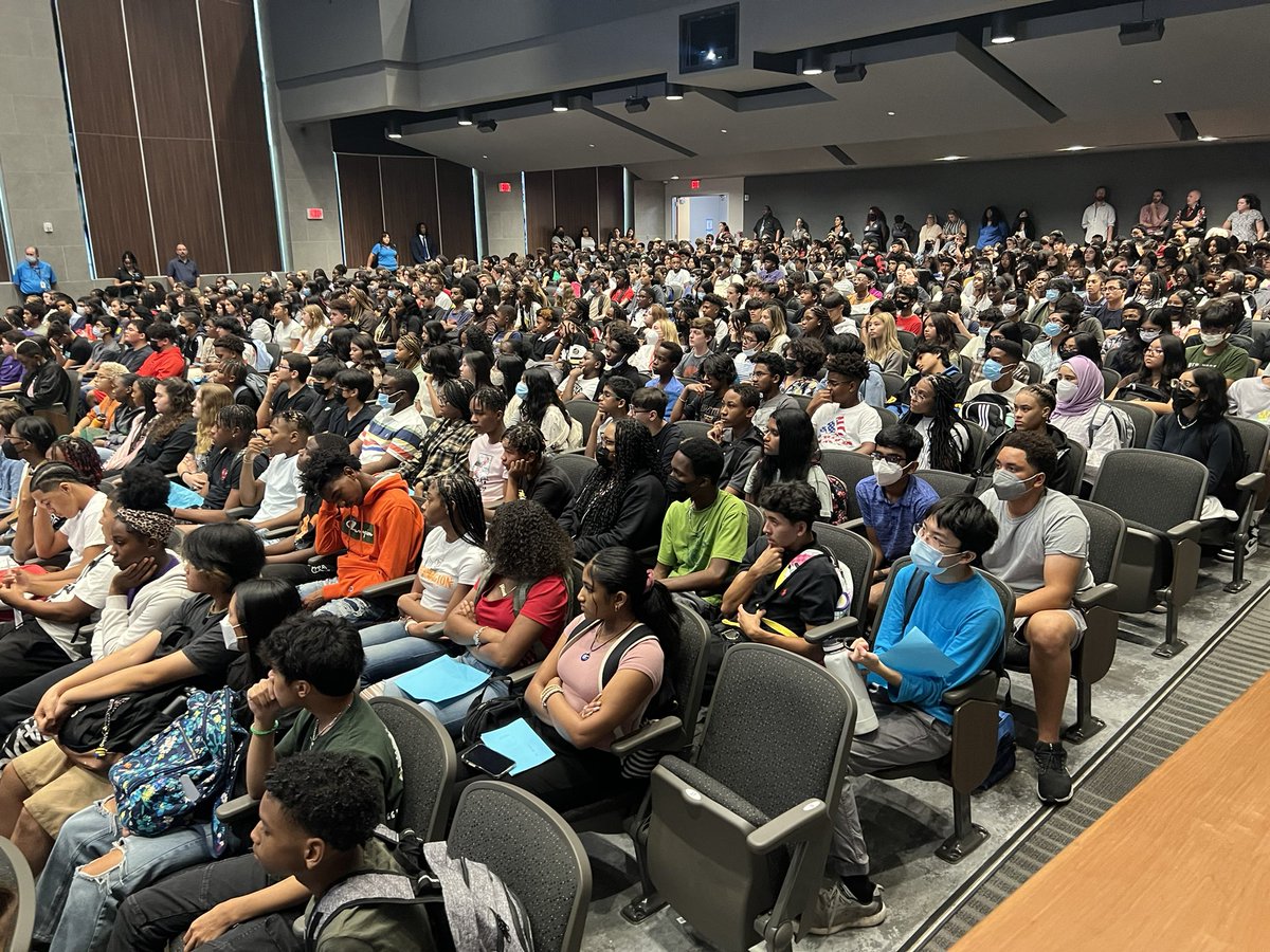 Mr. Rhodes tweet media