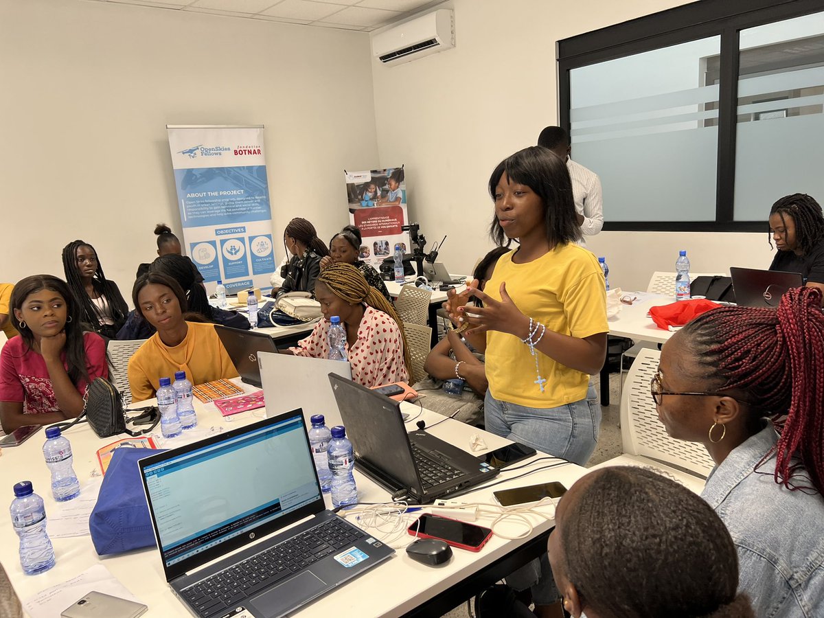 OMDTZ's tweet photo. Business model and pitching session from one of our partners @yahdrc, facilitated by @yahdrc Coordinator @JirehBoloy. https://t.co/mHrZqOCl94