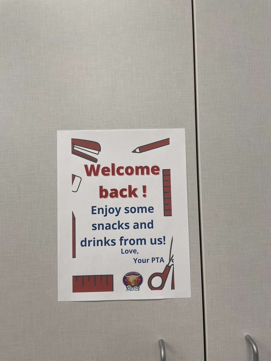 mskatiefowler's tweet photo. The way to a girl’s heart is through her stomach…thanks to our PTA for snacks and drinks 😍😋 #PTA #McDeedsCreek https://t.co/BlzjHAskwa