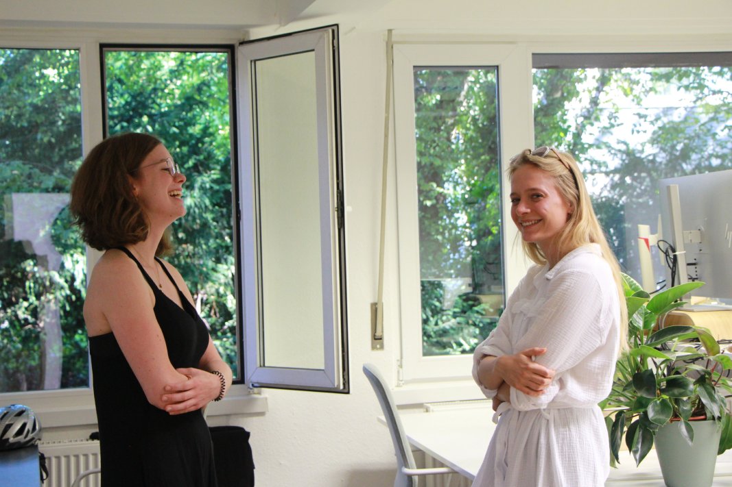 🚪 Wir haben am 11. August für friends and familiy die Türen geöffnet. 

Bei bestem Wetter gab es Führungen durch das Volthub im Herzen Aachens, kühle Getränke und tolle Gespräche. 
Die Bilder sprechen für sich, es war ein gelungener Abend. 
Danke an alle tatkräftigen Helfer! 💚