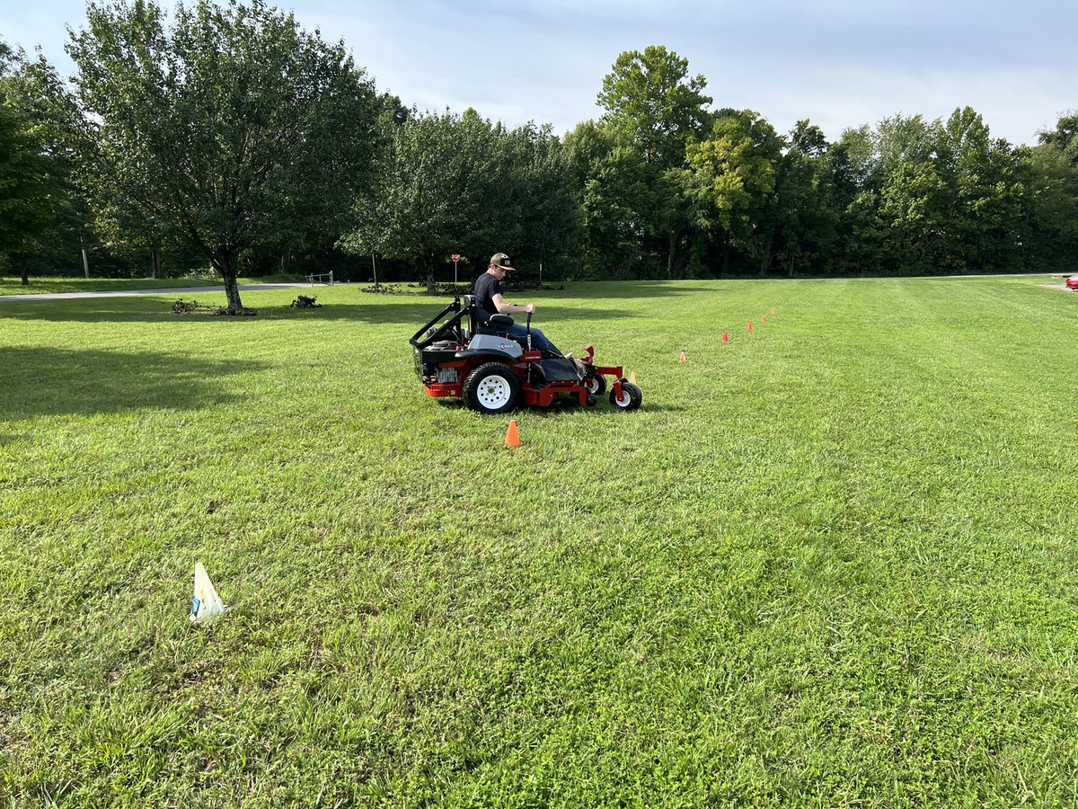 wcsFvHSwh's tweet photo. Commercial mowing obstacle course today in Turf Science. https://t.co/tlVfFKcETC