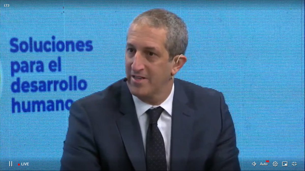 AES_Andes's tweet photo. 📡#MesaEnergía #SUS22 "La estrategia es transformacional, porque no solo nos estamos transformando nosotros, sino que también nuestros clientes", comenta @javierfd10
👉Sigue el streaming en https://t.co/aG7WiehrTG https://t.co/QLUXu5G3OZ
