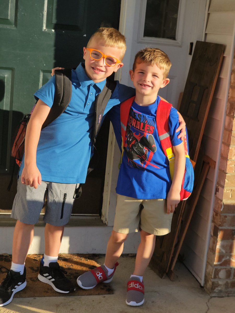 Bighoss110's tweet photo. @HilliardSchools @BNLC_PTO @BNLC_HCSD #Ready4Tomorrow #hscd1 @miss_palguta @Emily_Kelly25 #1stgrade2022 #Kindergarten2022 @jennnn317 https://t.co/ZbTUuOIsQN