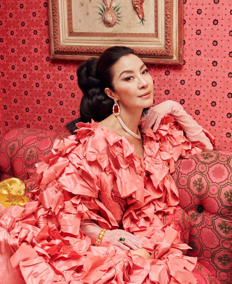 MediumSizeMeech's tweet photo. Now THIS is a photo! Michelle Yeoh’s beauty and the longevity of her career??!! A lot of people should be scared!!! https://t.co/KUaWeSbVki