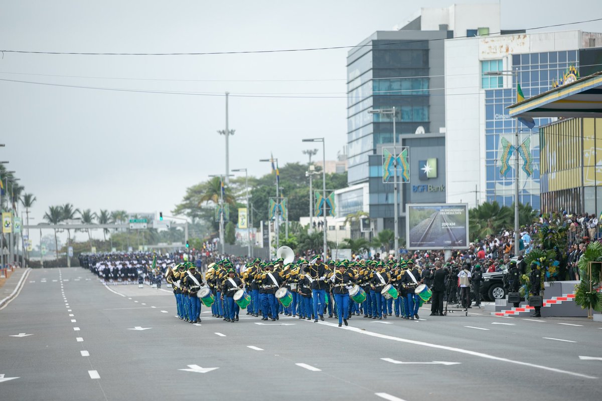 Notre Pays est notre Bien commun, l'héritage qui nous a été légué en partage.
Il appartient à chacun de le faire fructifier.
Il n'y a pas d'un côté l'Etat, de l'autre la population.
Nous devons tous nous engager.
Je vous souhaite une joyeuse fête de l'Indépendance! #Gabon #17aout