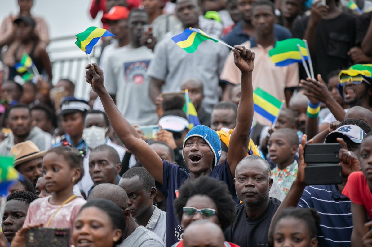 PresidentABO's tweet photo. Notre Pays est notre Bien commun, l'héritage qui nous a été légué en partage.
Il appartient à chacun de le faire fructifier.
Il n'y a pas d'un côté l'Etat, de l'autre la population.
Nous devons tous nous engager.
Je vous souhaite une joyeuse fête de l'Indépendance! #Gabon #17aout https://t.co/En3l6LlSt8