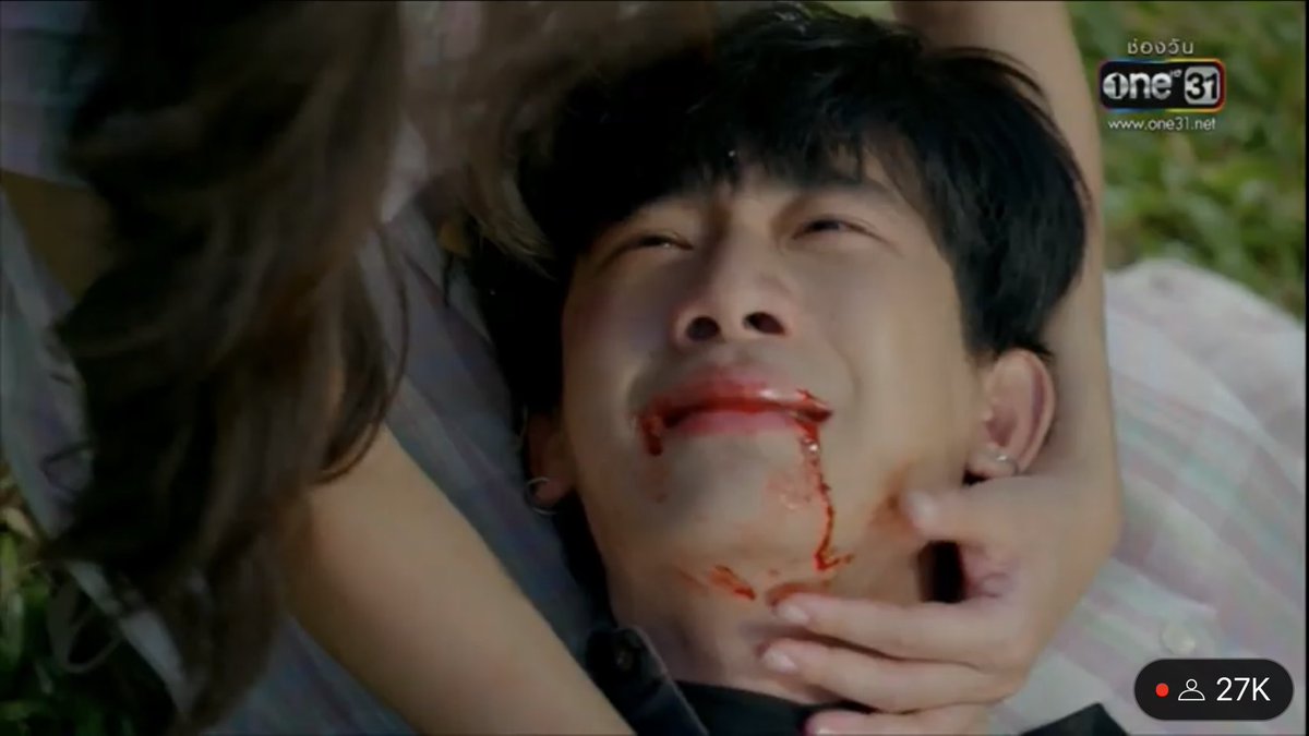 Milky_addict's tweet photo. เป็นเกียรติที่ได้ตายในอ้อมกอดของสาริกา

โอย ครุฑ  ความรักจองเอ็งมันช่างยิ่งใหญ่ และกรูผู้เสียน้ำตาอีกครั้ง 😭😭😭 #ฟ้าเพียงดินตอนจบ https://t.co/uigoZwSQGT