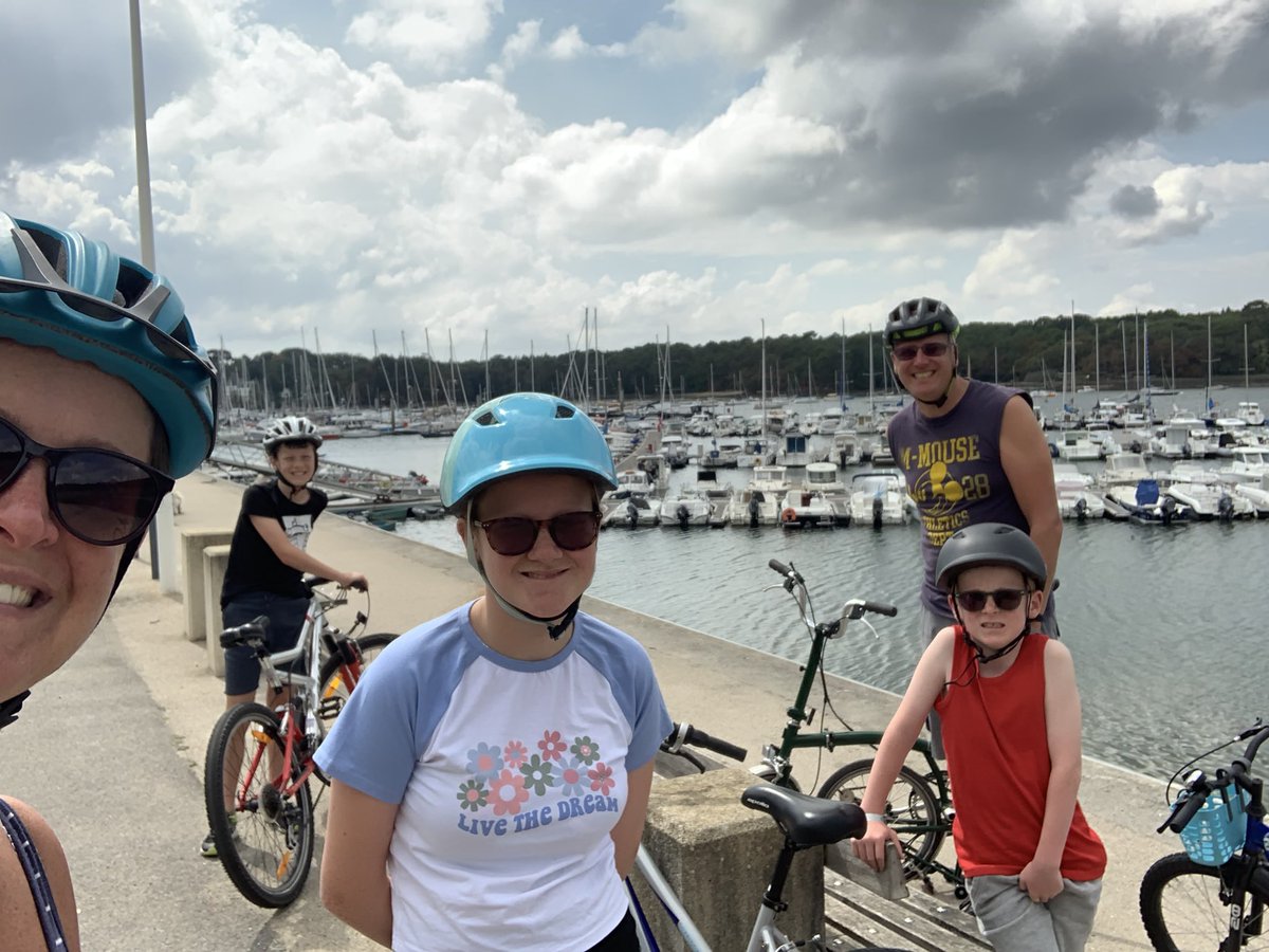 Quick pootle out with kids on holiday #AHPsActive