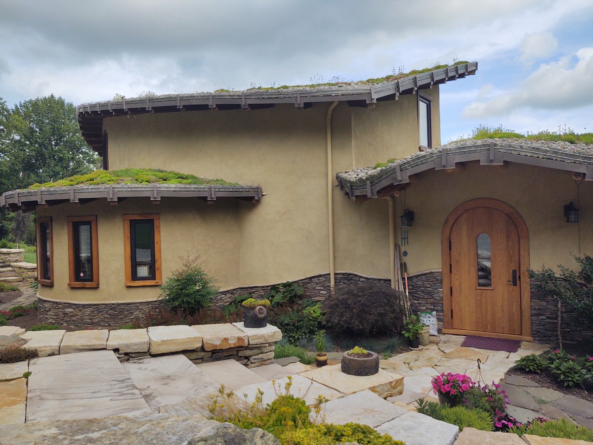 buildnaturally's tweet photo. To me #naturalbuilding means using materials you have in abundance to create #energyefficient buildings
Nature gives us a palette that is luscious & grounding & earthy & tactile & sensuous & just gorgeous
#sustainabledesign #designwithnature #buildlikewegiveadamn #designlikeagirl https://t.co/JglP1cNGBY