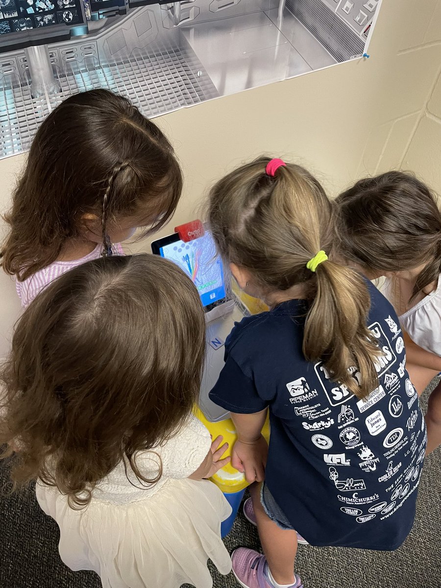 Doing Osmo in our space station! <a href="/HumbleISD_HHE/">Hidden Hollow Elementary</a> Sounding out our letter sounds in the most fun way! #osmo #wecandohardthings