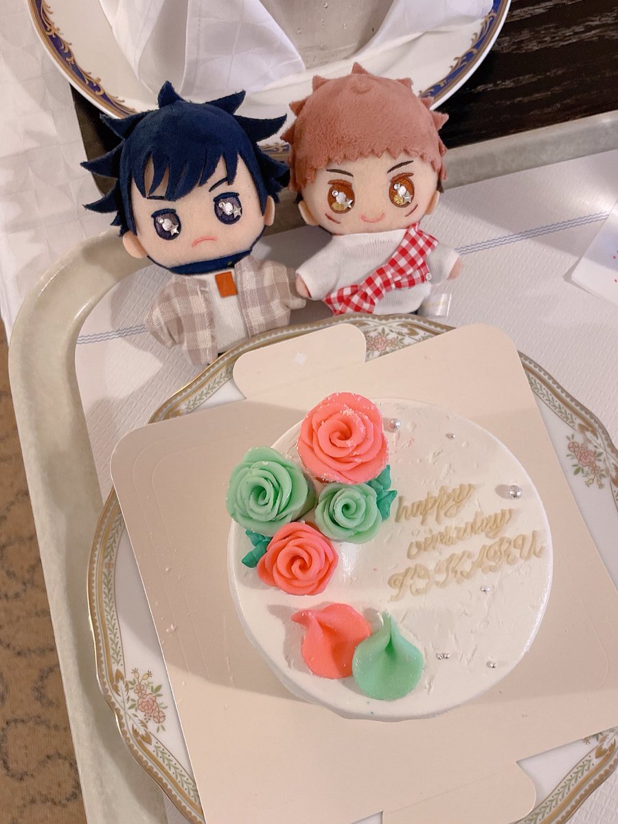 「今年も無事たんじょび迎えましたぴみちゃんがカラーのケーキとロゼでお祝いしてくれて」|ヒカルのイラスト