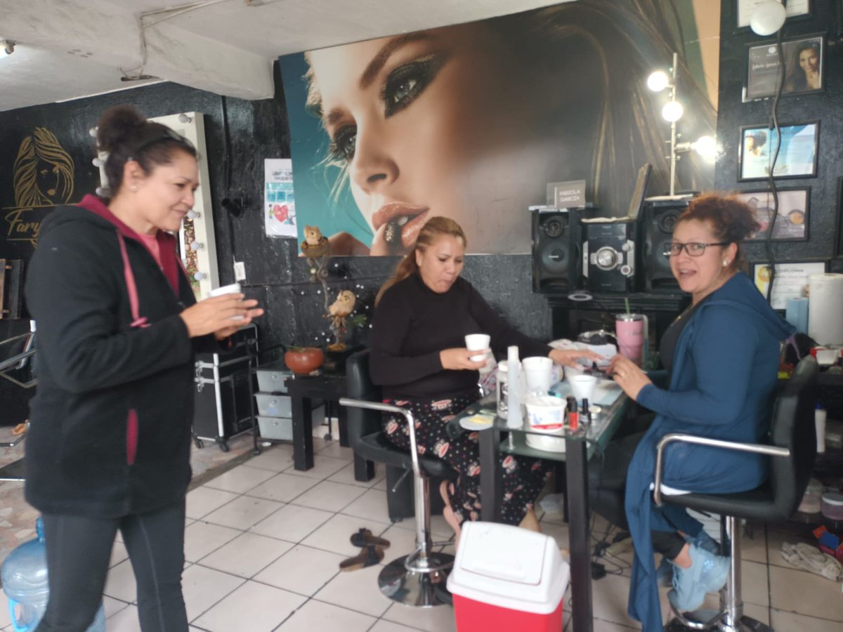 fersa1981's tweet photo. Locatarios del #MercadoMunicipal Solidaridad reciben a los clientes con café por el día lluvioso.
Por acciones como éstas es que vale la pena trabajar, apoyar e impulsar al #ComercioLocal✌️ #VamosASeguir #SePuede
@ZapopanGob @ServiciosZap https://t.co/Jhtx6q4xGw