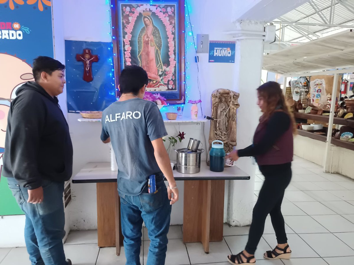 fersa1981's tweet photo. Locatarios del #MercadoMunicipal Solidaridad reciben a los clientes con café por el día lluvioso.
Por acciones como éstas es que vale la pena trabajar, apoyar e impulsar al #ComercioLocal✌️ #VamosASeguir #SePuede
@ZapopanGob @ServiciosZap https://t.co/Jhtx6q4xGw