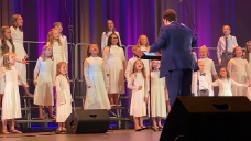 LDSMusicians1's tweet photo. The Rise Up Junior Choir performs "Brand New Day" by Tiger Run Live. https://t.co/aVkauar8Qs #RiseUpJuniorChoir #TigerRun https://t.co/12XoMIPZNL