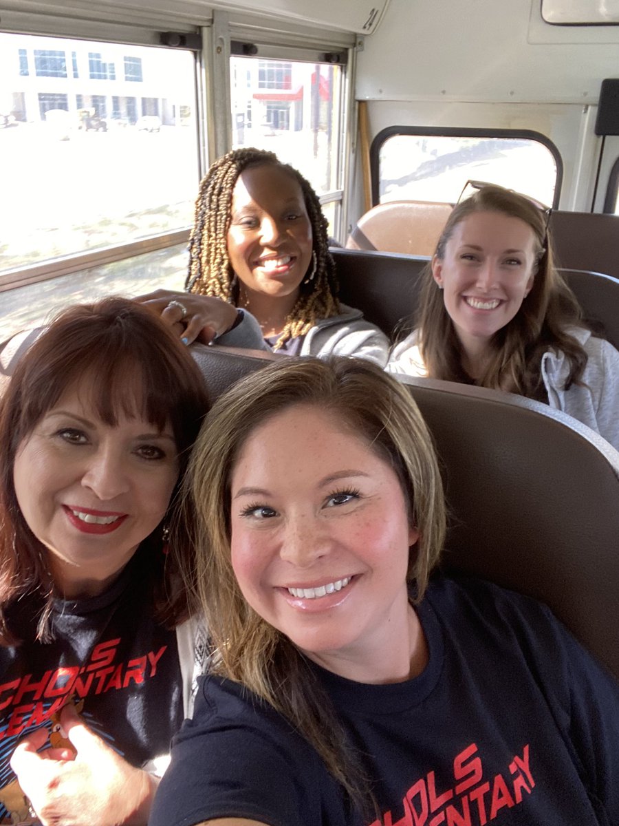 RubyC_NISD's tweet photo. On our way to convocation! 🚌🐴
@nisdnicholses 
@MrsSimpson4th 
@ChanteTJames 
#NISDignited https://t.co/r8yE8Baodz
