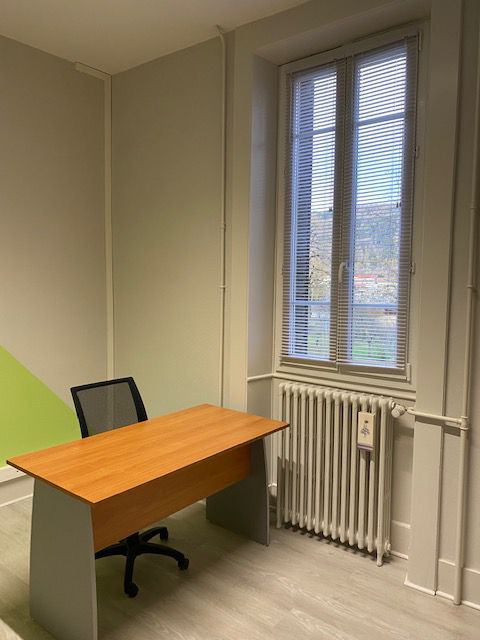 Juratelpro's tweet photo. Vous cherchez un bureau tout équipé et toutes charges incluses au centre ville de Champagnole, nous avons ce qu'il vous faut. 
A la demi-journée ou à la journée.
Réservez directement sur https://t.co/ymoLjUvAj7 https://t.co/iOAE7YZtvN https://t.co/XrotLR6D4v